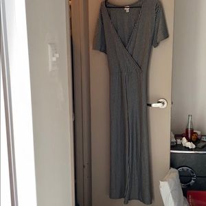 2XL romper black and white pin stripe